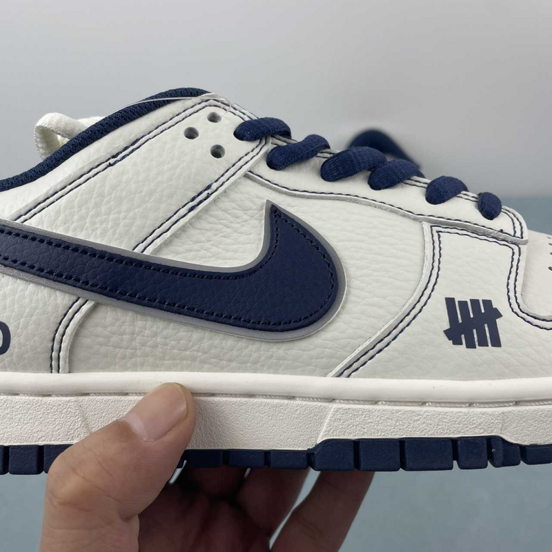 Dunk Low Undefeated Blue