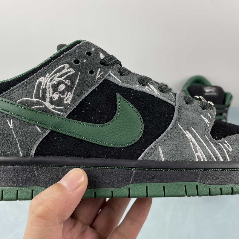 Dunk Low Pro SB Anthracite and Gorge Green