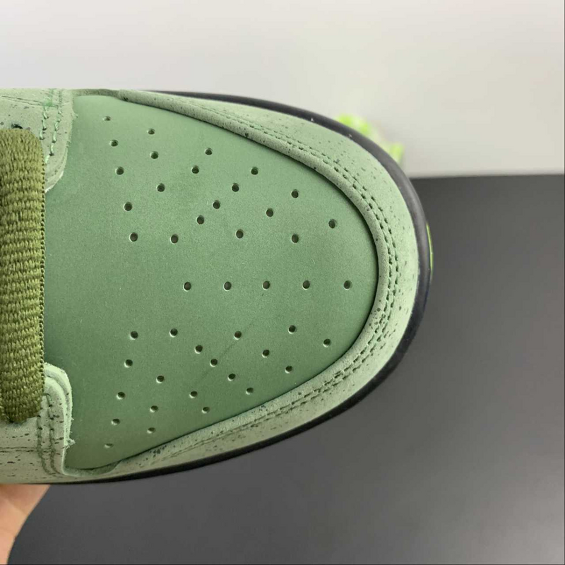 Concepts x SB Dunk Low Green Lobster