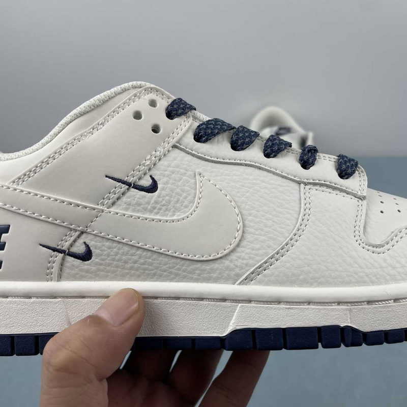 Dunk Low White Retro