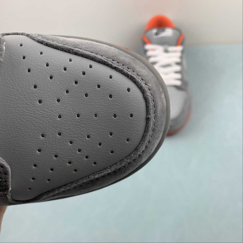 Dunk Low Staple Pigeon