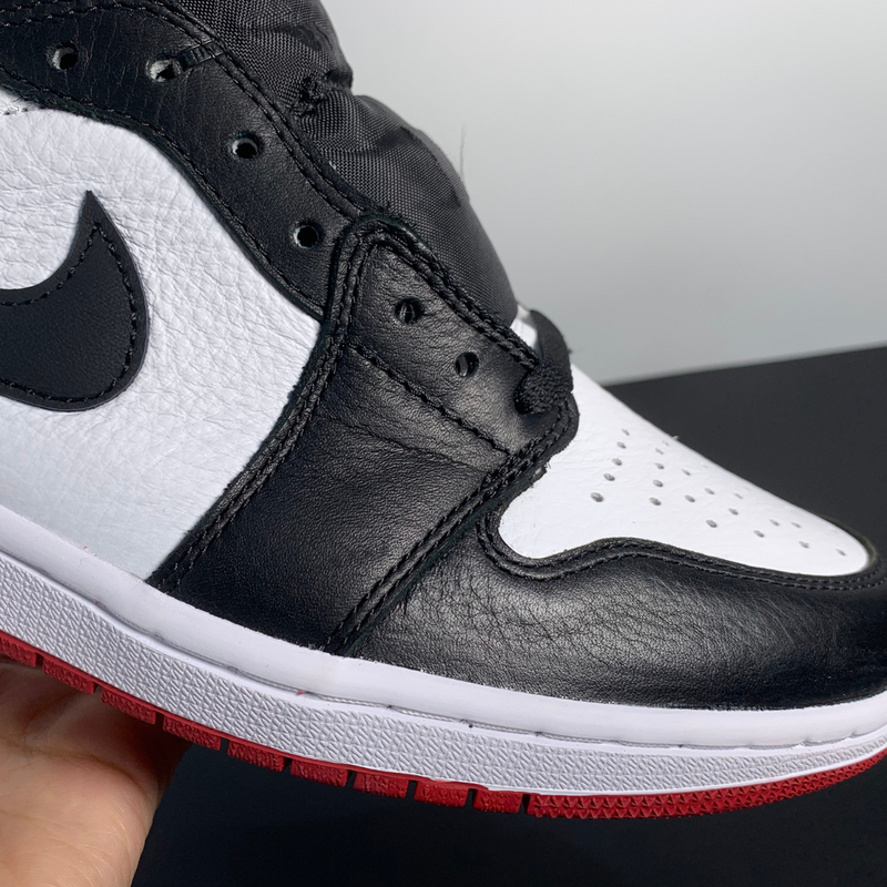 Air Jordan 1 Low Black Toe