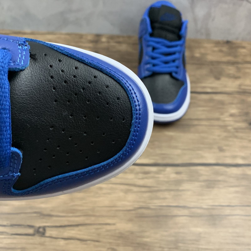 Dunk Low SB Retro Hyper Cobalt