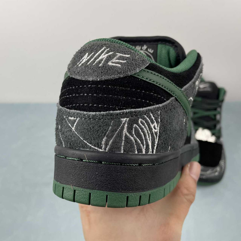 Dunk Low Pro SB Anthracite and Gorge Green