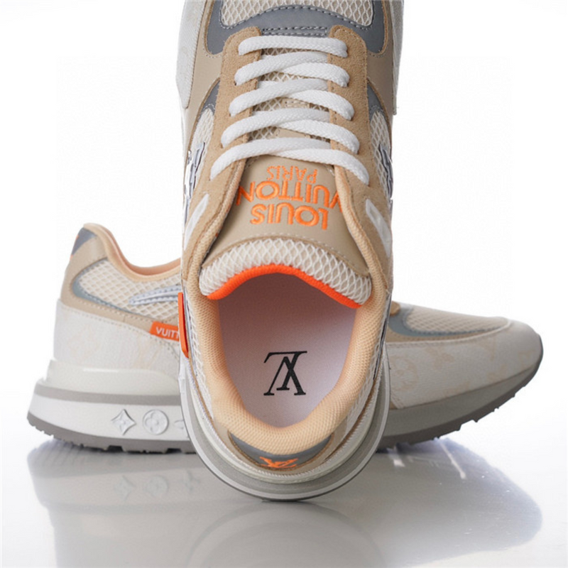 LV Runner Away Sneakers Beije