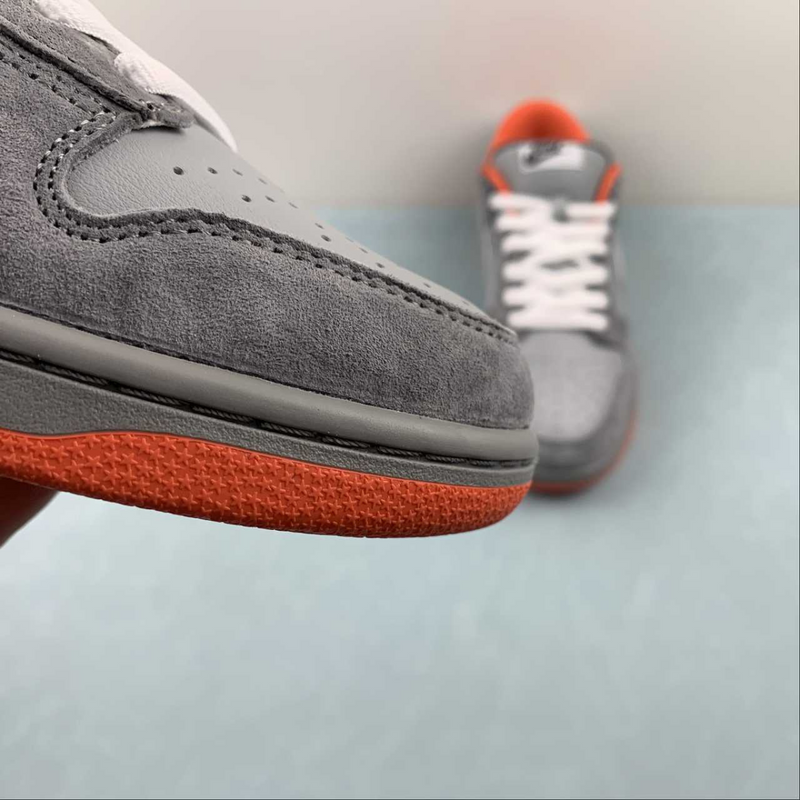 Dunk Low Staple Pigeon