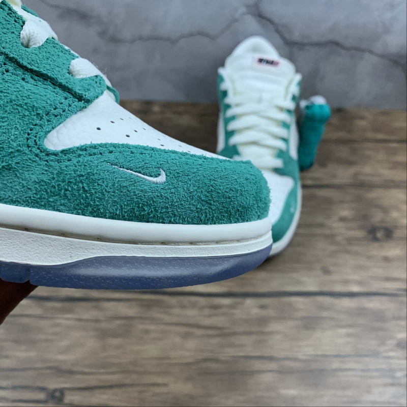 Dunk Low X Kasina Industrial Green