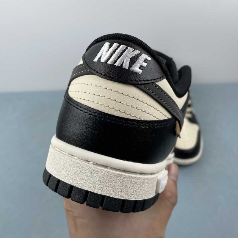 Dunk Low Vintage Panda