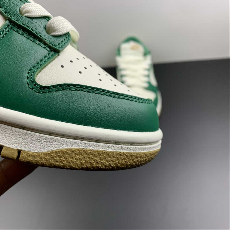 Dunk Low Malachite University