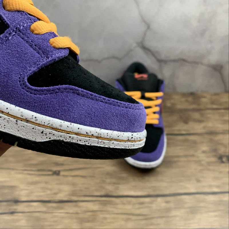 Dunk Low SB ACG Earth