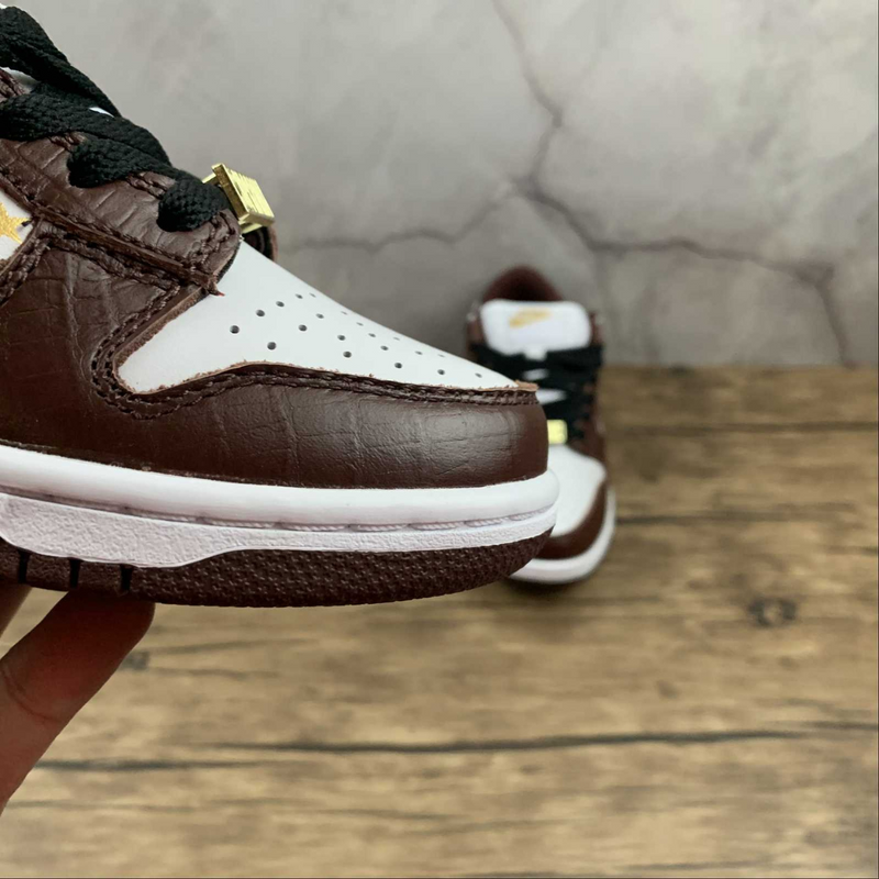 Dunk Low Supreme Stars Barkroot Brown