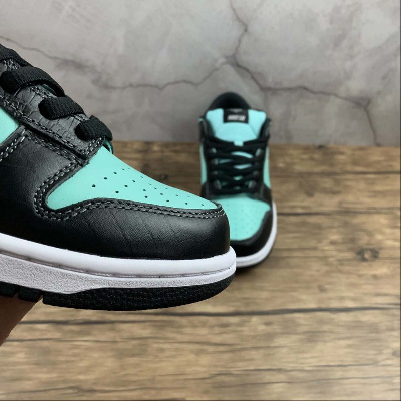 Dunk Low Diamond Supply