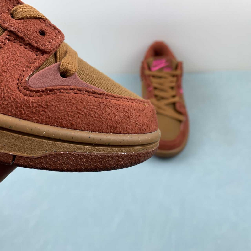 Dunk Low Disrupt Desert