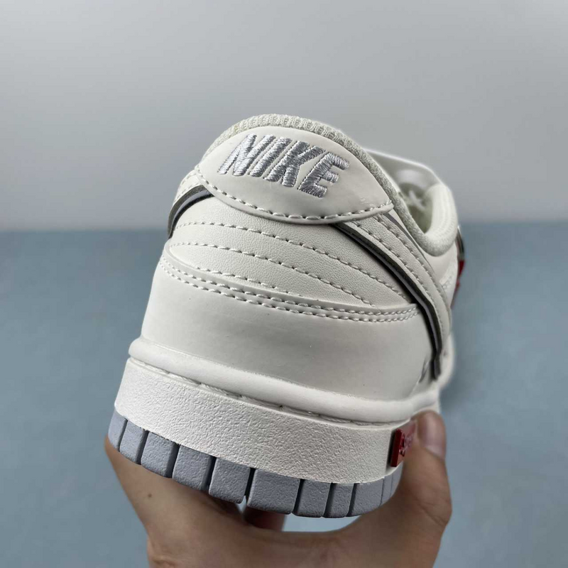 Dunk Low White Plat Supreme