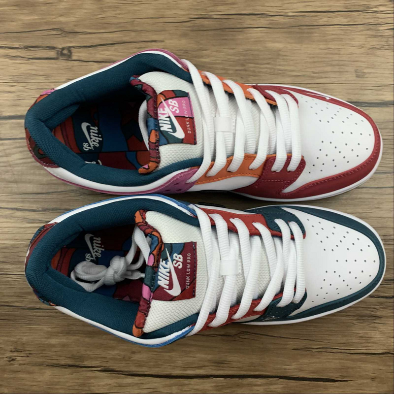 Dunk Low SB Parra Friends & Familly