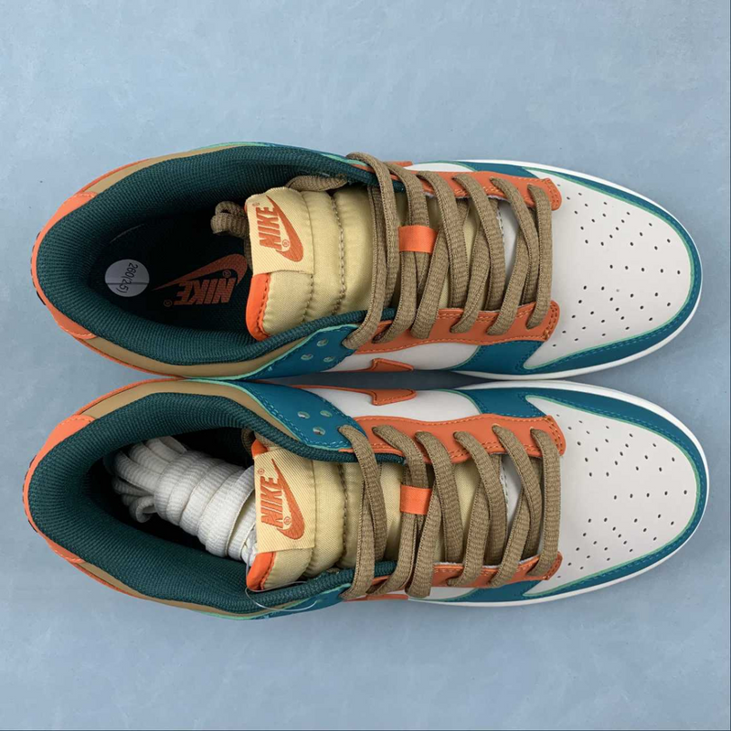 Dunk Low Pine Kumquat