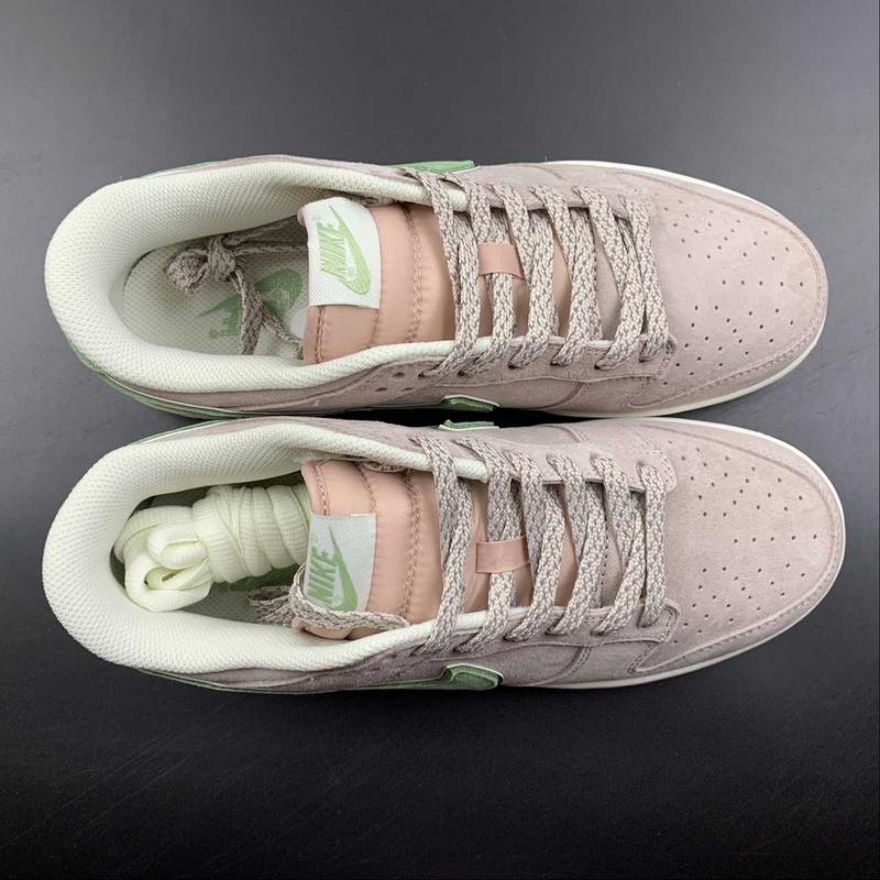 Dunk Low SB X Otomo Katsuhiro Grey White Green