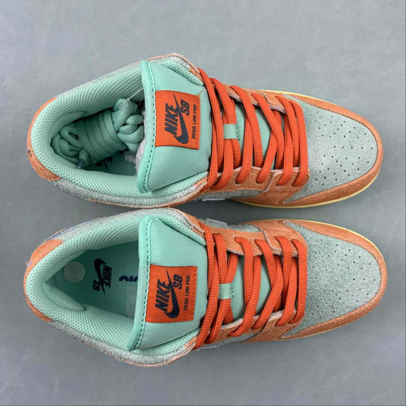 Dunk Low Orange Esmerald Rise