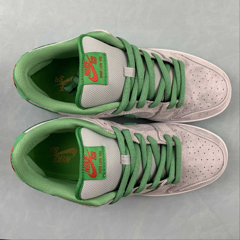 Dunk Low SB Medusa