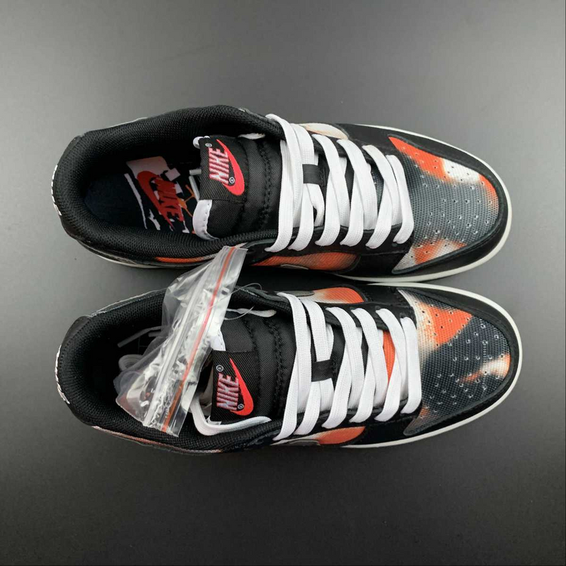 Dunk Low PRM Graffiti Black Red