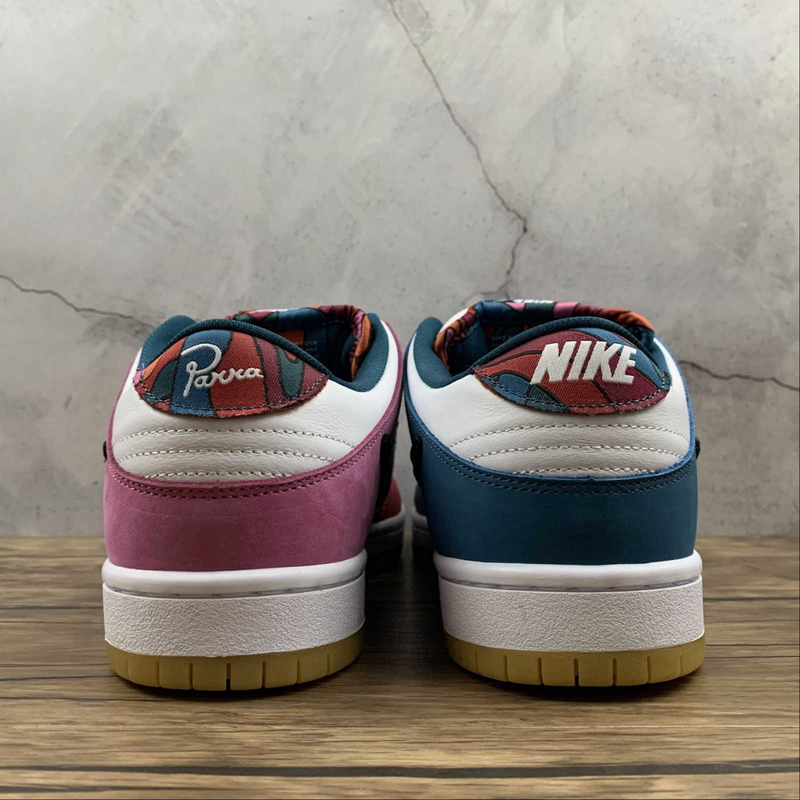 Dunk Low SB Parra Friends & Familly