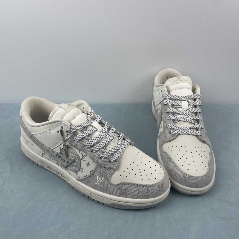 Dunk Low Louis Vuitton Grey