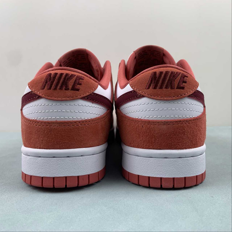 Dunk Low Rugged Orange