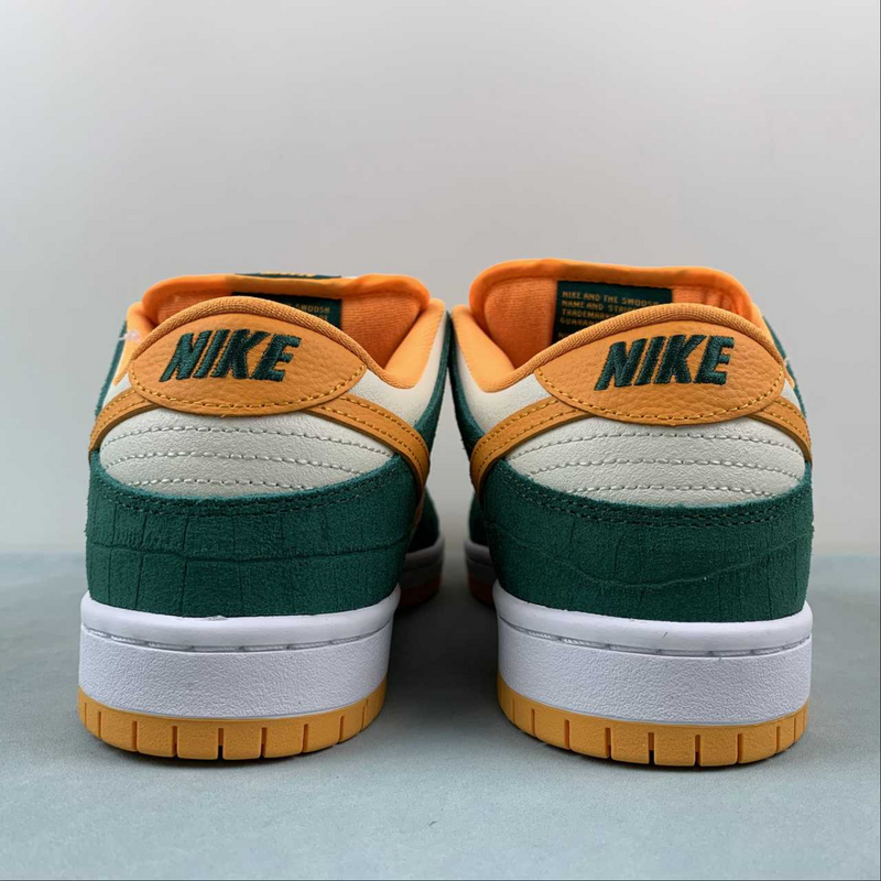 Dunk Low SB Legion Pine