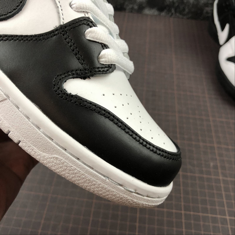 Dunk Low Yin Yang Grail