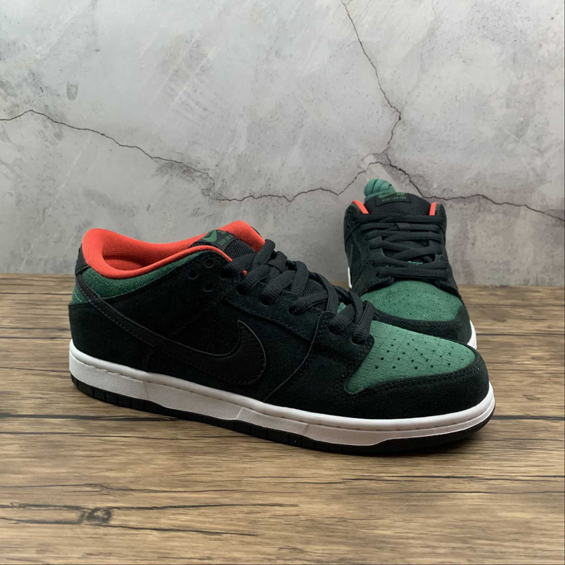 Dunk Low SB Reptile Gucci