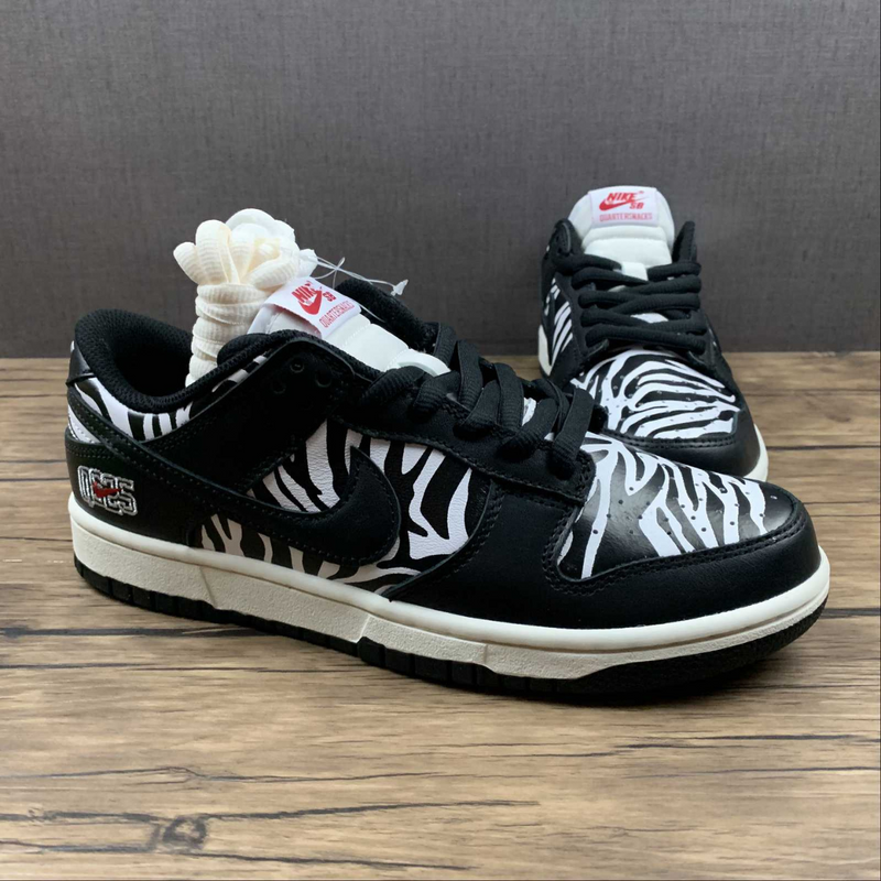 Dunk Low Quartersnacks Zebra