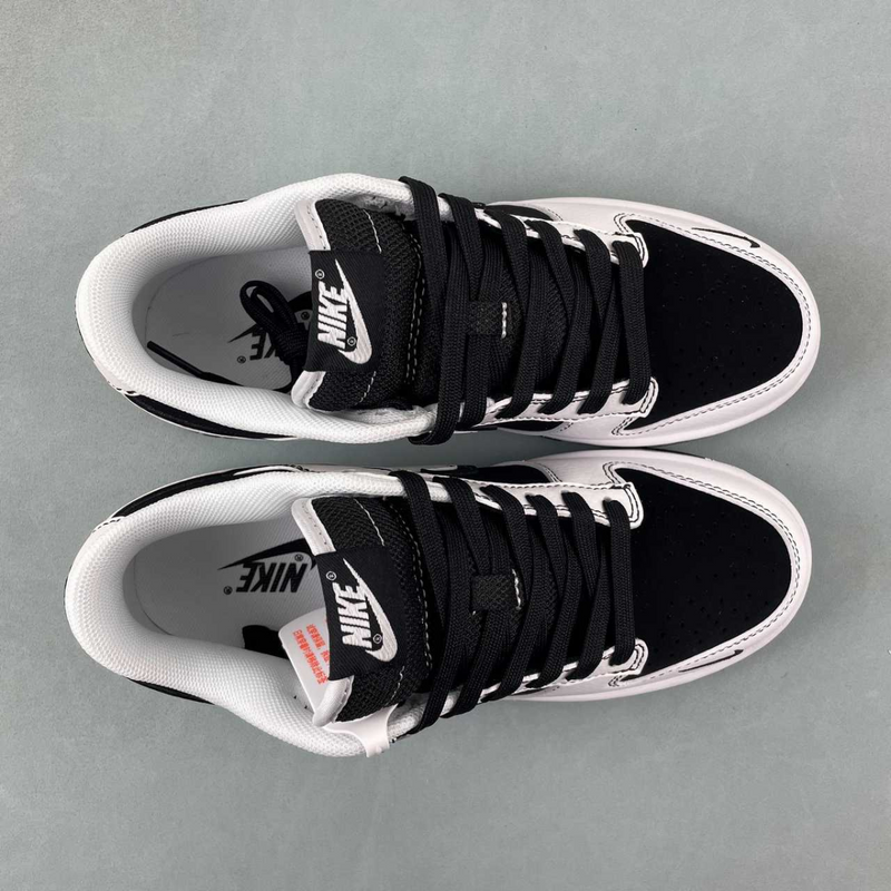 Dunk Low x Supreme Black And White