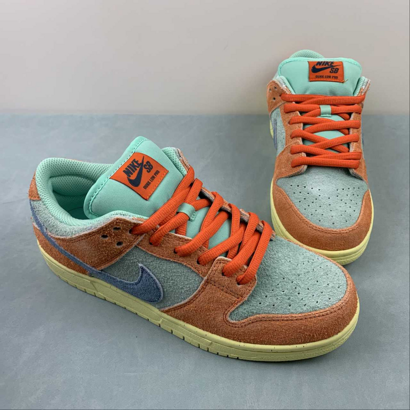 Dunk Low Orange Esmerald Rise