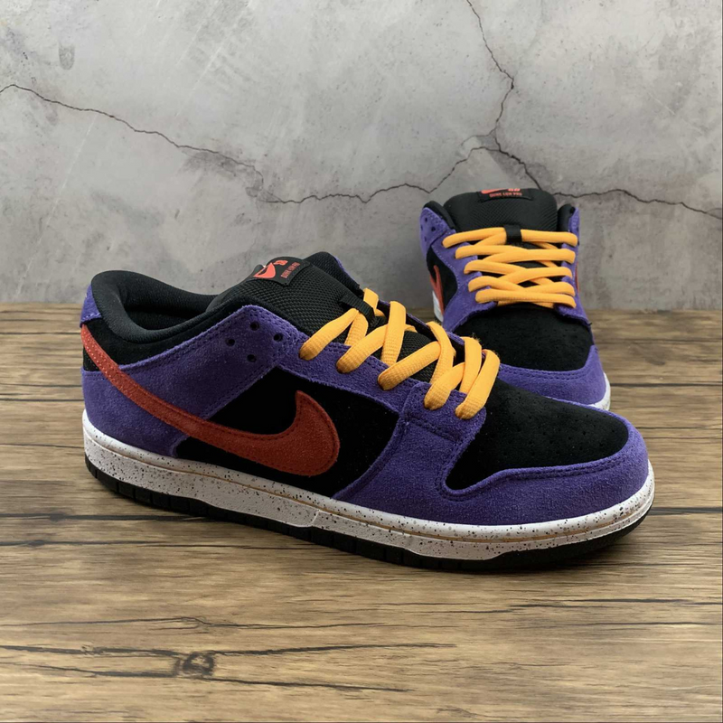 Dunk Low SB ACG Earth