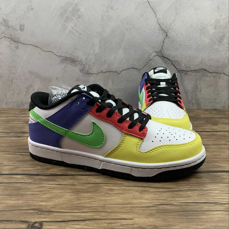 Dunk Low Green Strike