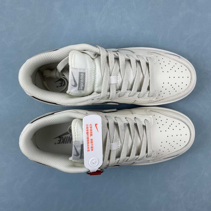 Dunk Low White Plat Supreme