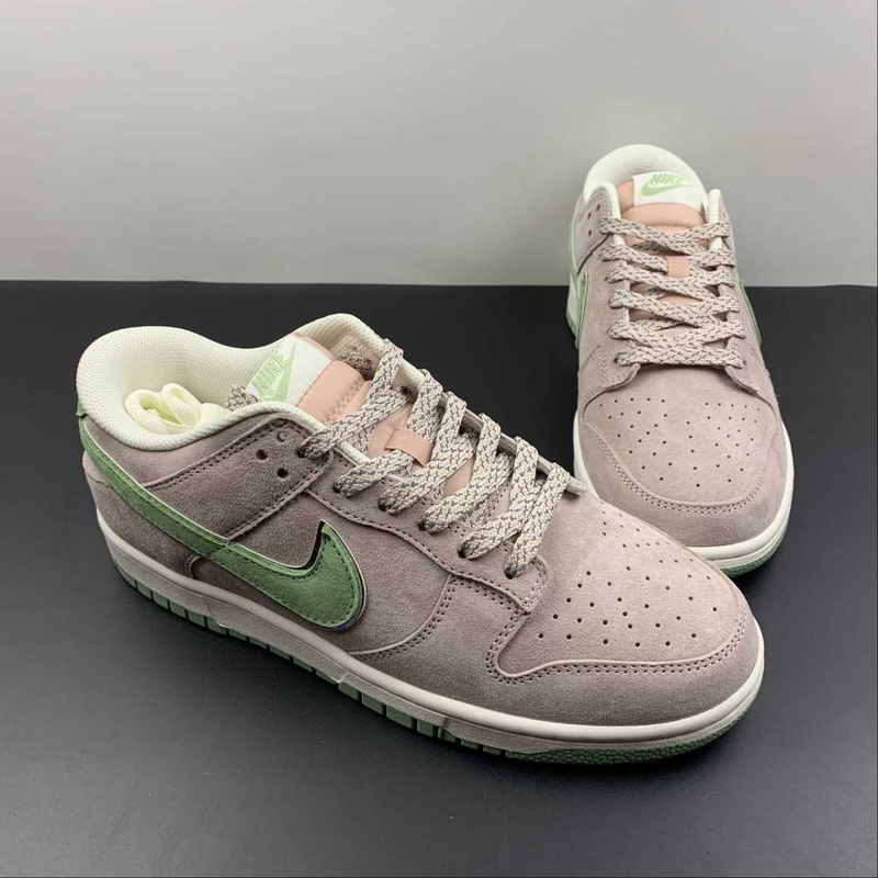 Dunk Low SB X Otomo Katsuhiro Grey White Green