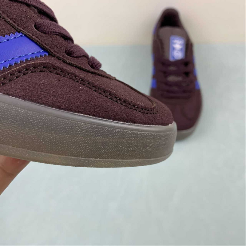 Gazelle Indoor Maroon Lucid Blue